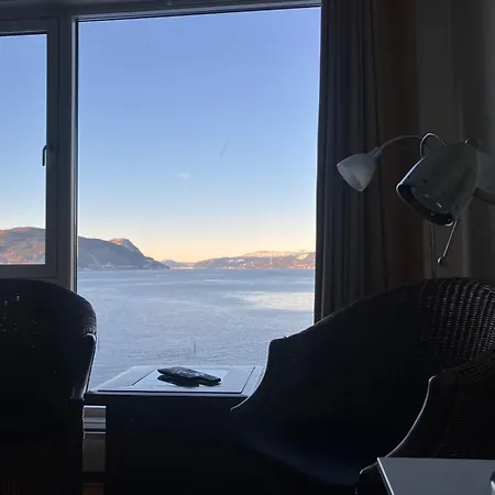 Hotellrom Med Sjo Utsikt *